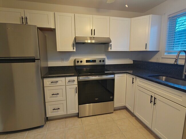 Building Photo - 66 Highwood Dr