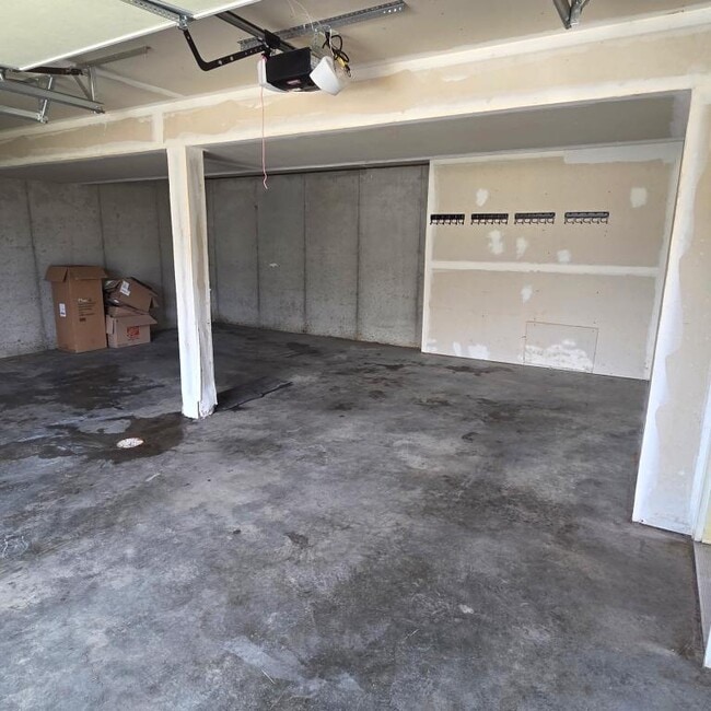 Building Photo - 18713 Woodruff St