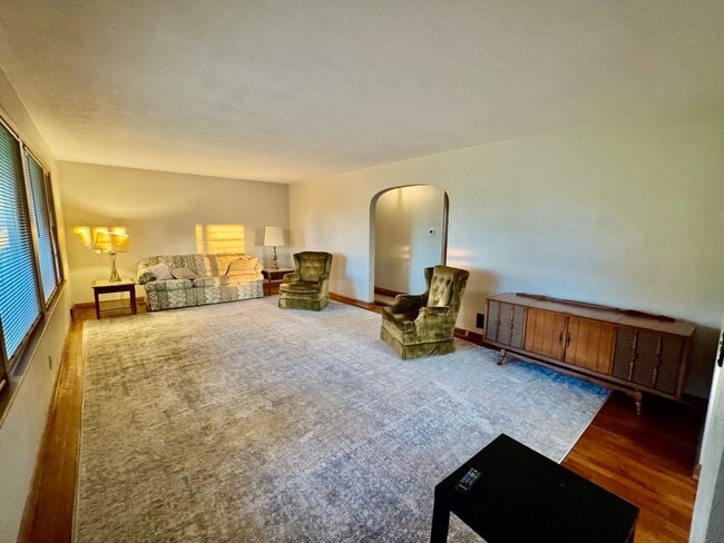 Building Photo - 3 bedroom Home, Buchanan, Country Setting