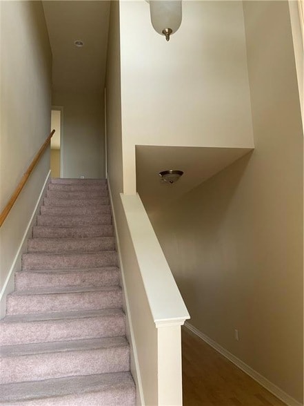 Building Photo - 504 Perryl Ln