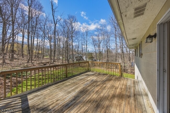 Building Photo - 15 Karen Rd