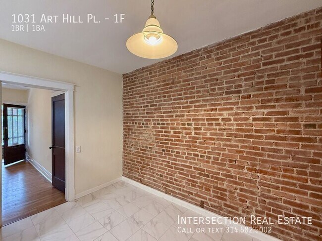 Building Photo - 1031 Art Hill Pl