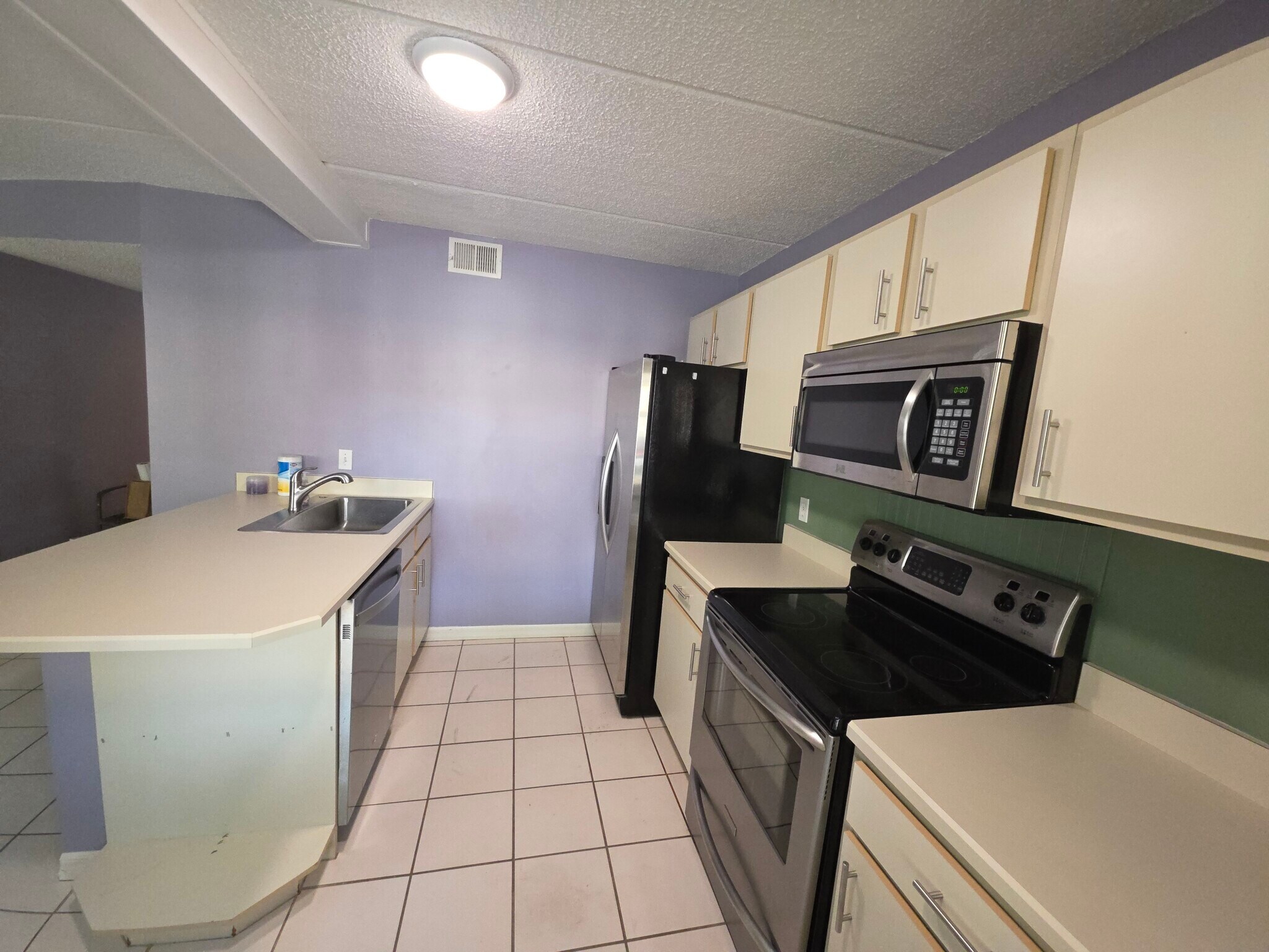 Building Photo - 1601 Big Tree Rd