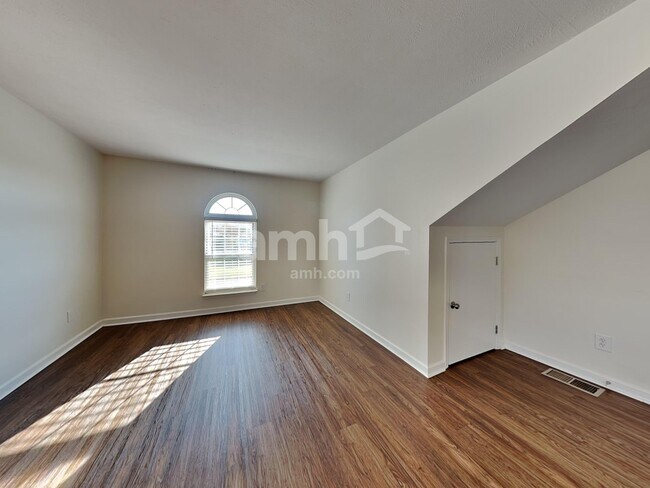 Building Photo - 626 Mable Dr