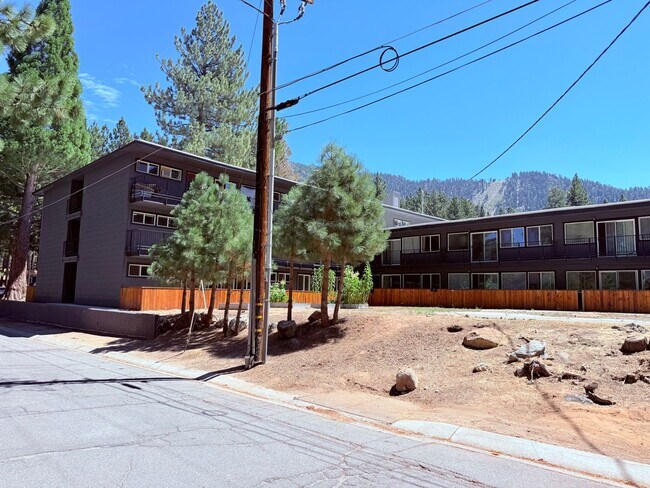 Building Photo - 2 bed 1 bath apartment for rent in South Lake Tahoe