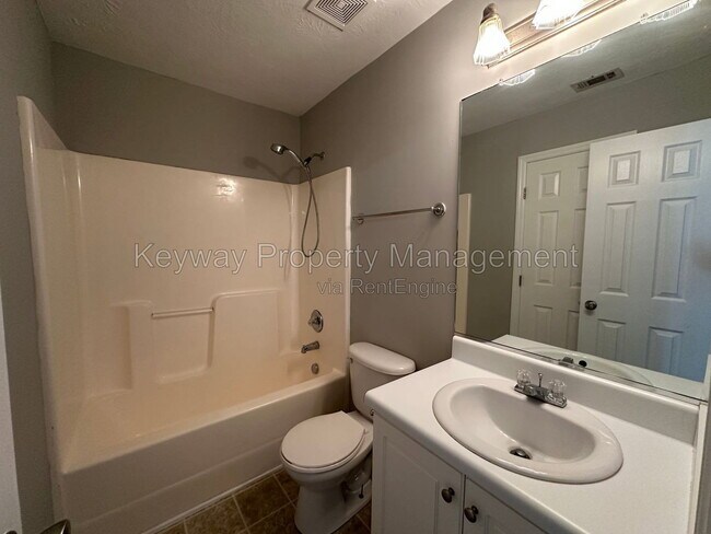 Building Photo - 1232 Longpoint Dr