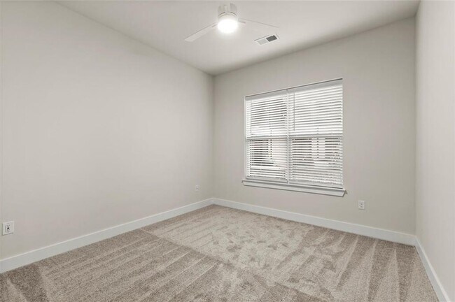 Building Photo - 2648 Sandy Plains Rd