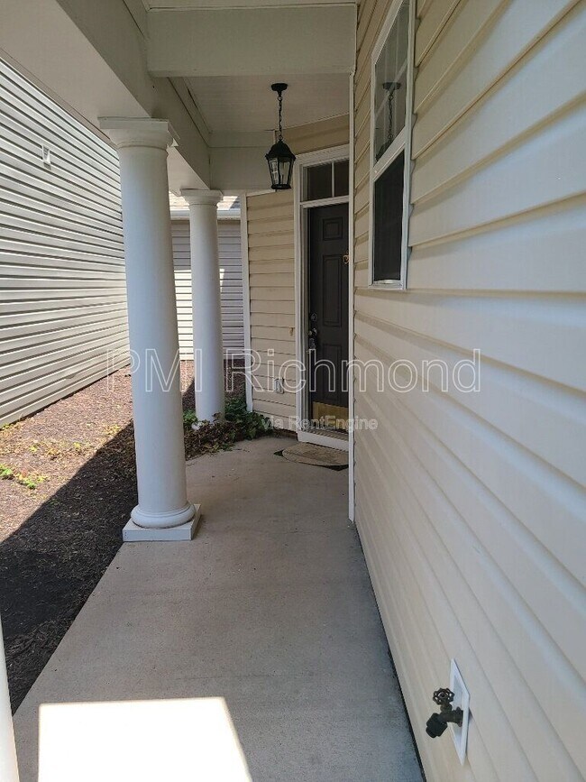 Building Photo - 1252 Providence Knoll Dr
