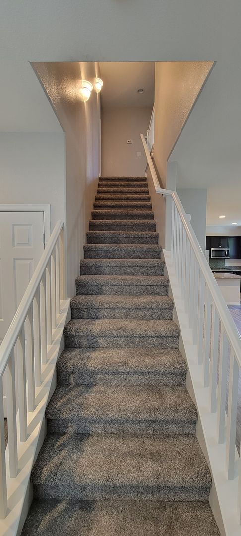Building Photo - 4 bedroom plus roof top deck 1 bedroom dow...