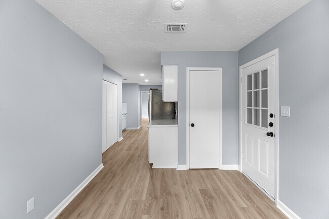 Building Photo - 14234 Cellini Dr