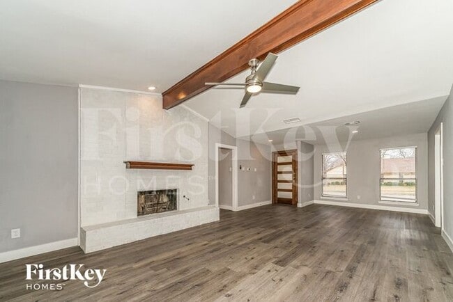 Building Photo - 2626 Fallcreek Dr