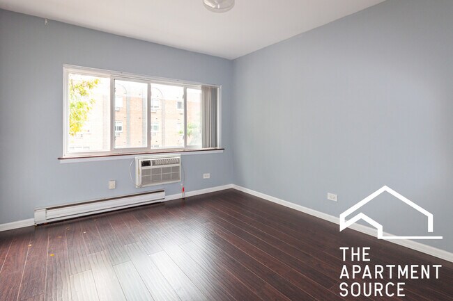 Building Photo - 3825 N Pine Grove Ave