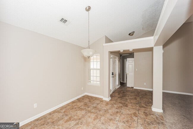 Building Photo - 425 Buffington Dr