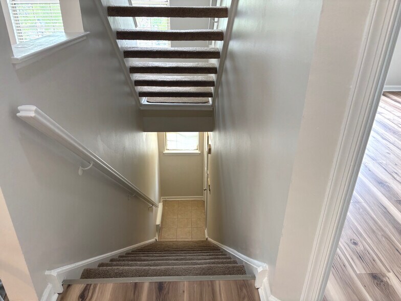 Building Photo - 106 Remington Ct