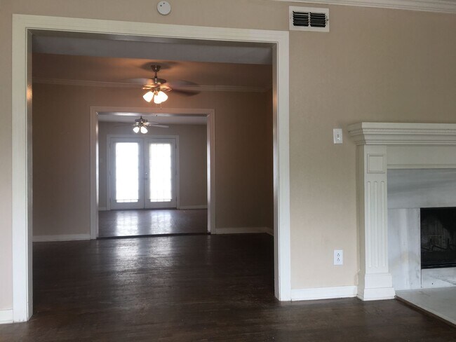 Building Photo - Beautiful Two Story in Prime Location!