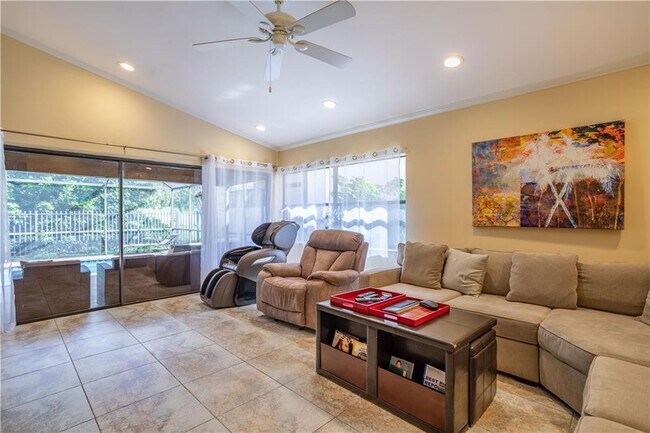 Building Photo - 7618 Solimar Cir