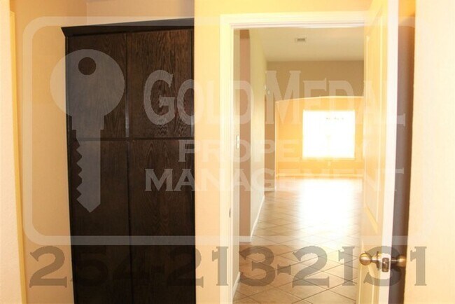 Building Photo - Beautiful 3-Bed, 2-bath Home in Killeen! -...