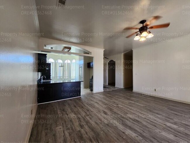 Building Photo - 4 bedroom 3 FULL bath/ 3 CAR Garage.. 2418...