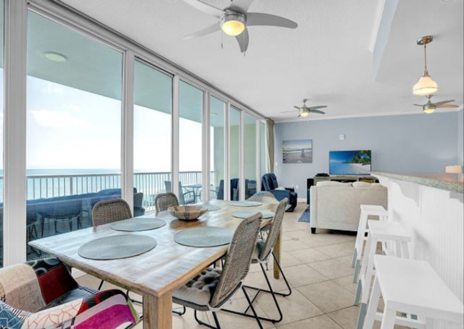 Building Photo - 1524 W Beach Blvd