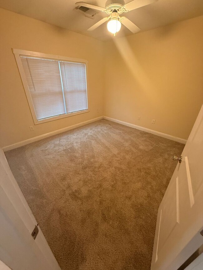 Building Photo - 161 Magnolia Bluff Dr