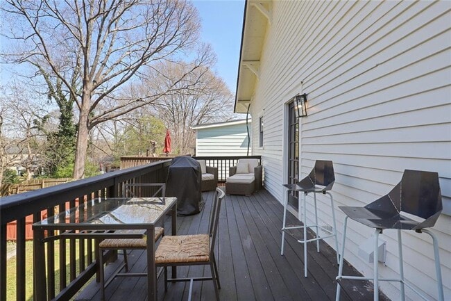 Building Photo - 1212 Merlin Ave SE