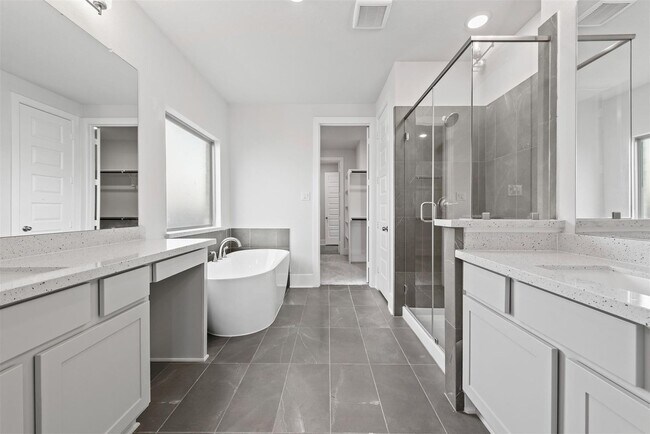 Building Photo - Two story. 4 bedrooms. 3.5 baths. Spacious...