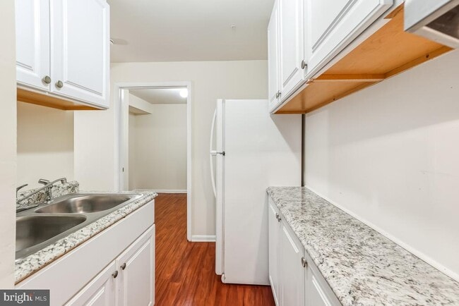 Building Photo - 9040 Armendown Dr