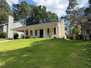 Building Photo - Super Cute One Level Home in Shelton Park
