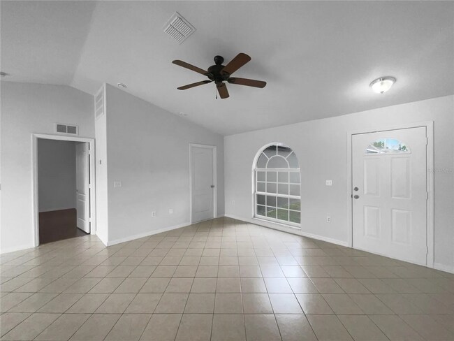 Building Photo - 546 Koala Dr