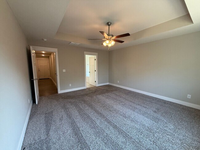 Building Photo - Gorgeous 4Bedroom House, on spacious 2 acres