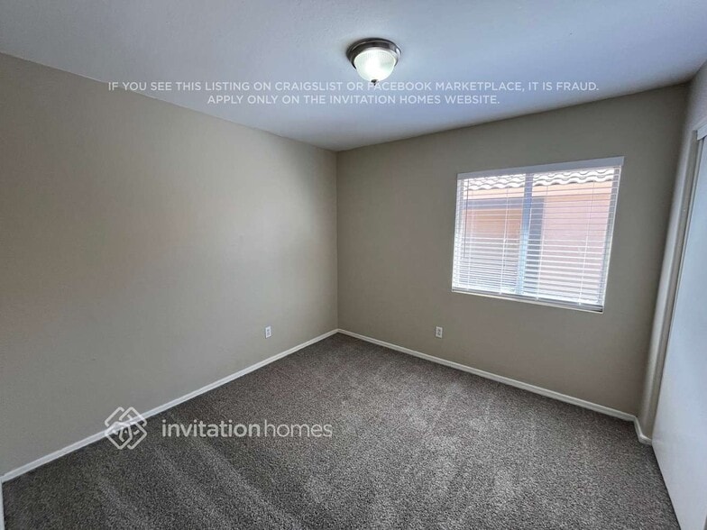 Building Photo - 12924 N Primrose St