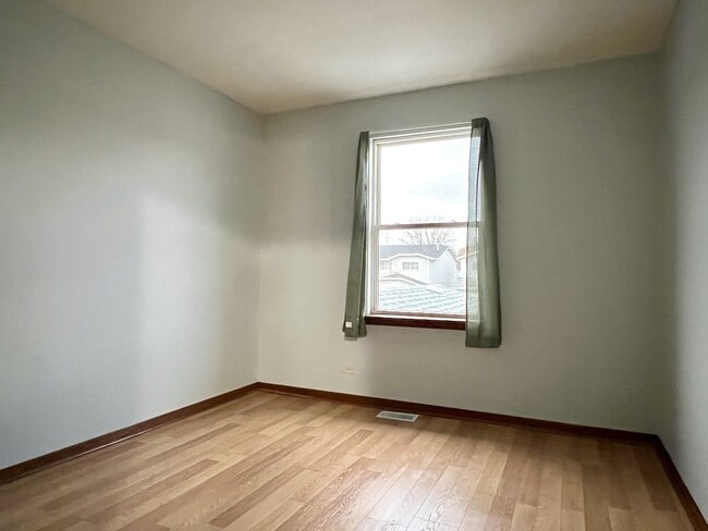 Building Photo - 2611 E Martha Pl