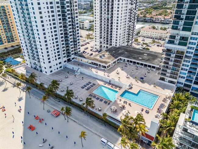 Building Photo - 2101 S Ocean Dr