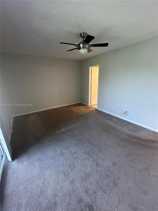 Building Photo - 118 Brighton C