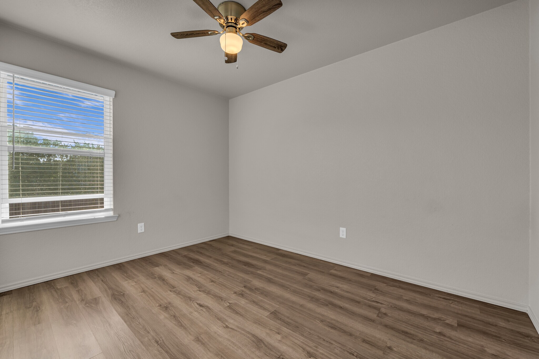 Building Photo - 609 Lost Trl