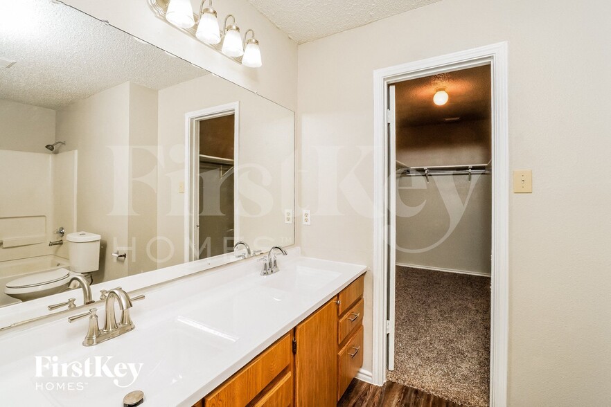 Building Photo - 1618 Richland Hills Dr