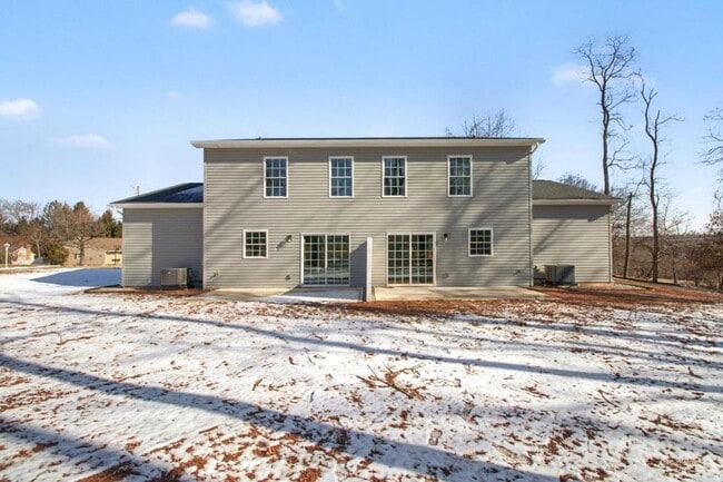 Building Photo - 1355 Valley Green Rd