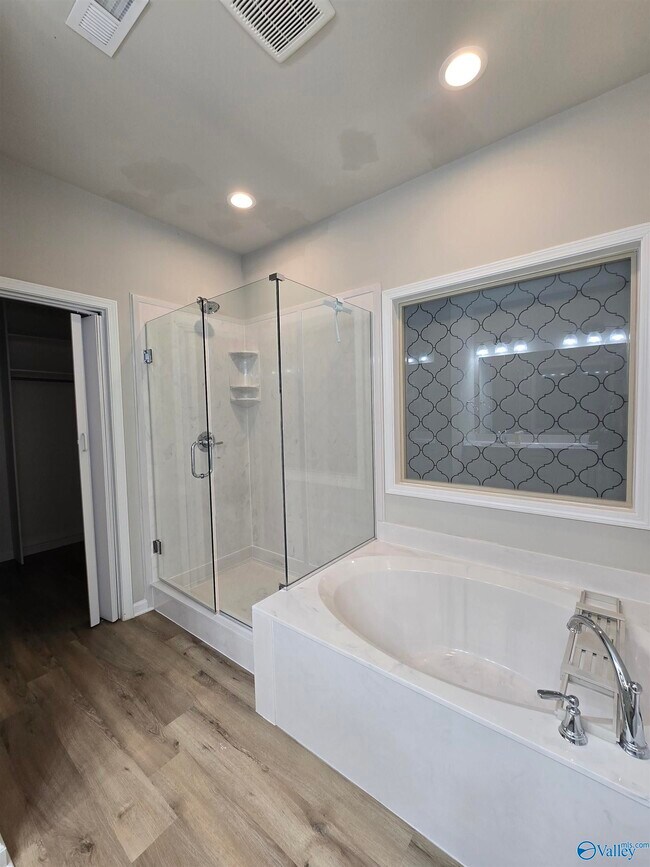 Building Photo - 120 Pomelo St