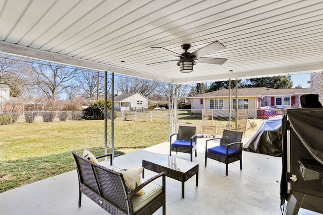 Building Photo - 173 Colonial Dr