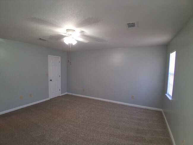 Building Photo - 2907 Lander Ct