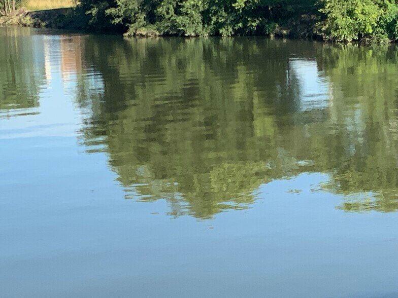 Building Photo - 4444 Main St