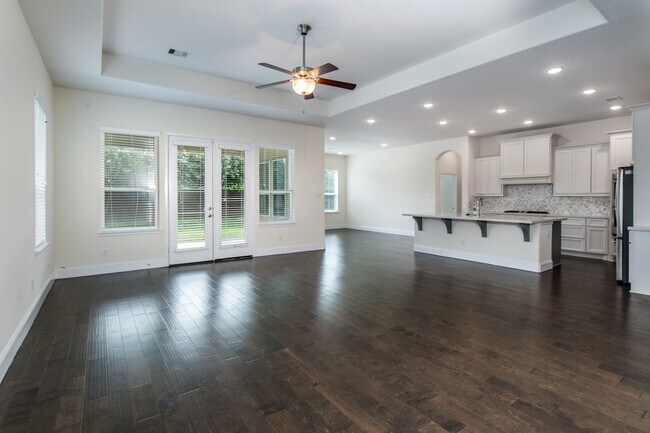 Building Photo - 21119 Bradford Grove Dr