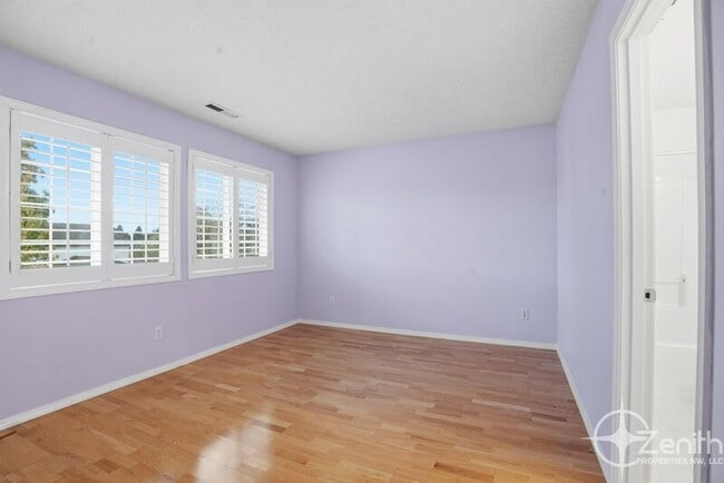 Building Photo - 5322 NE 69th Cir