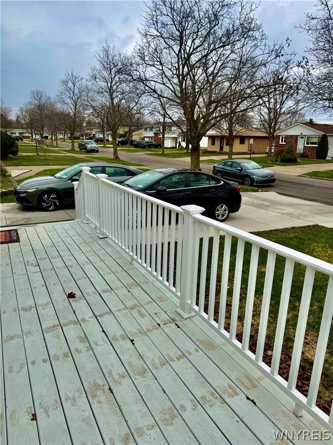 Building Photo - 260 Argus Dr