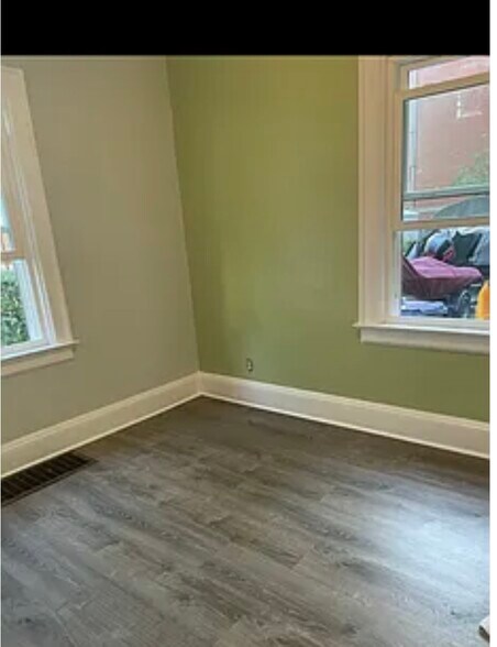 Building Photo - 5 Beverly Ave