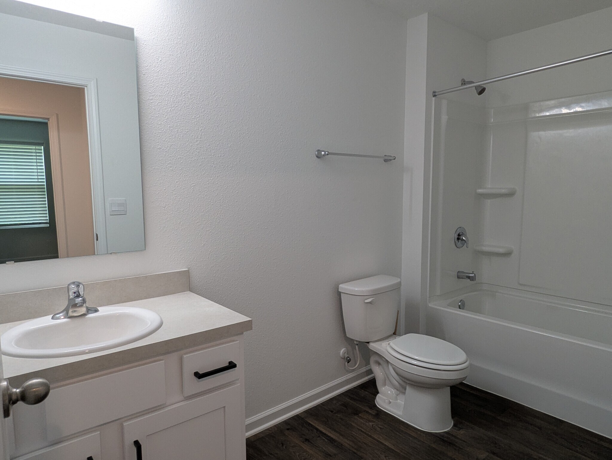 Building Photo - 137 Encanto Way