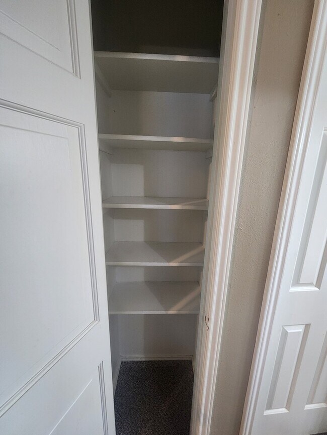 Building Photo - 1 bed 1.5 bath at Sagewood Condominiums, 2...