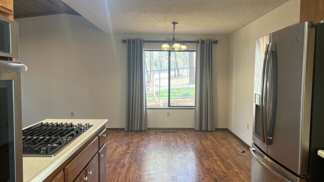 Building Photo - Two Bedroom Two bath home with attached Ga...