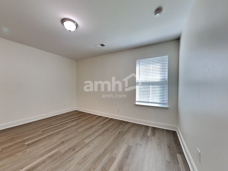 Building Photo - 452 Brick Kiln Dr