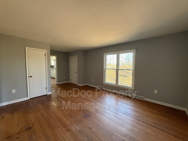 Building Photo - 727 Chalklevel Rd